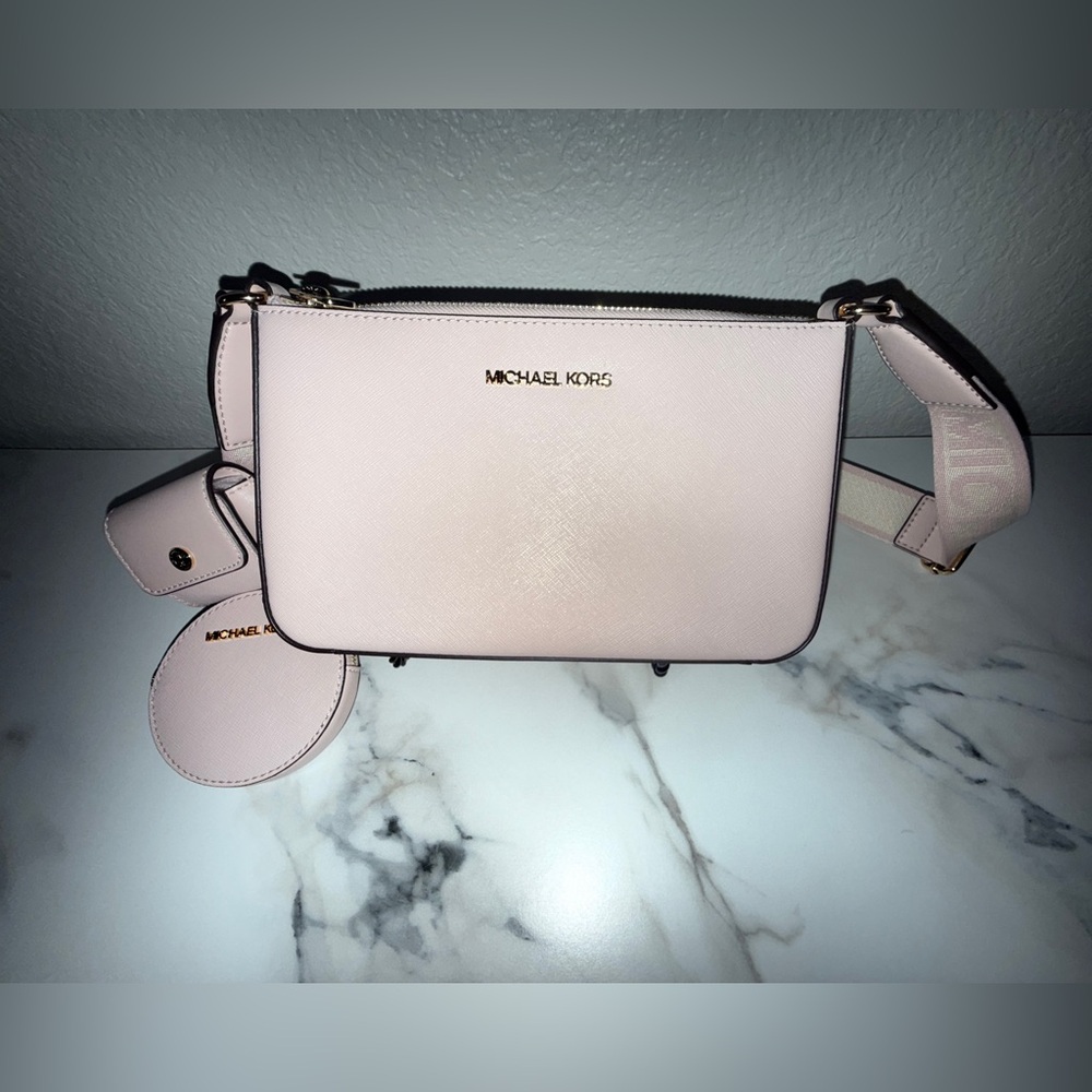 Michael Kors Jet Set Saffiano Leather Crossbody Bag/AirPods case